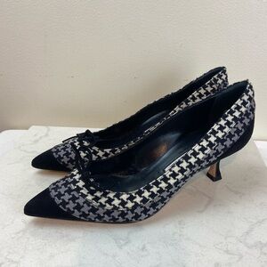 NWT Manolo Blahnik Black Check Sfida Pointy Cap Toe Pointy Pumps